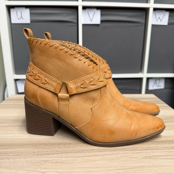 Frye & Co Palma Women's Tan Ankle Chelsea Boots - Picture 1 of 8